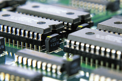 推動中國電子信息產(chǎn)業(yè)朝著高端化、品牌化、國際化發(fā)展